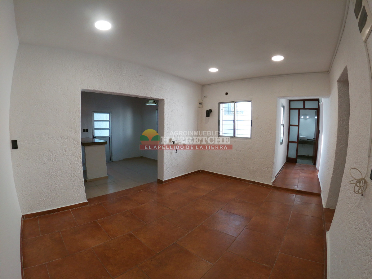 Casa ID.473 - Casa en Canelones, 2 dormitorios, fondo, parrillero.