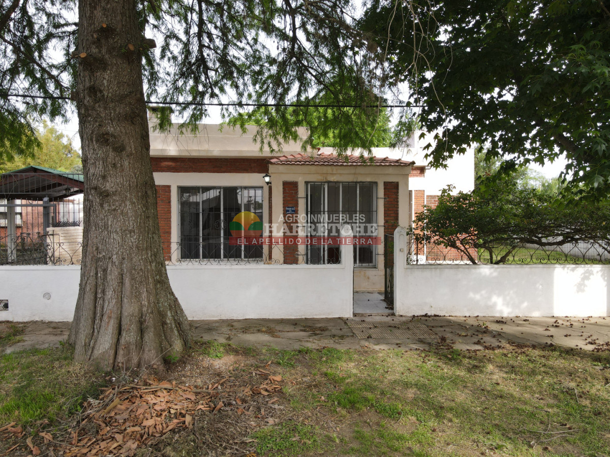 Casa ID.496 -  Casa en venta en Progreso, 3 dorm, 3 baños, cochera y parrillero! 