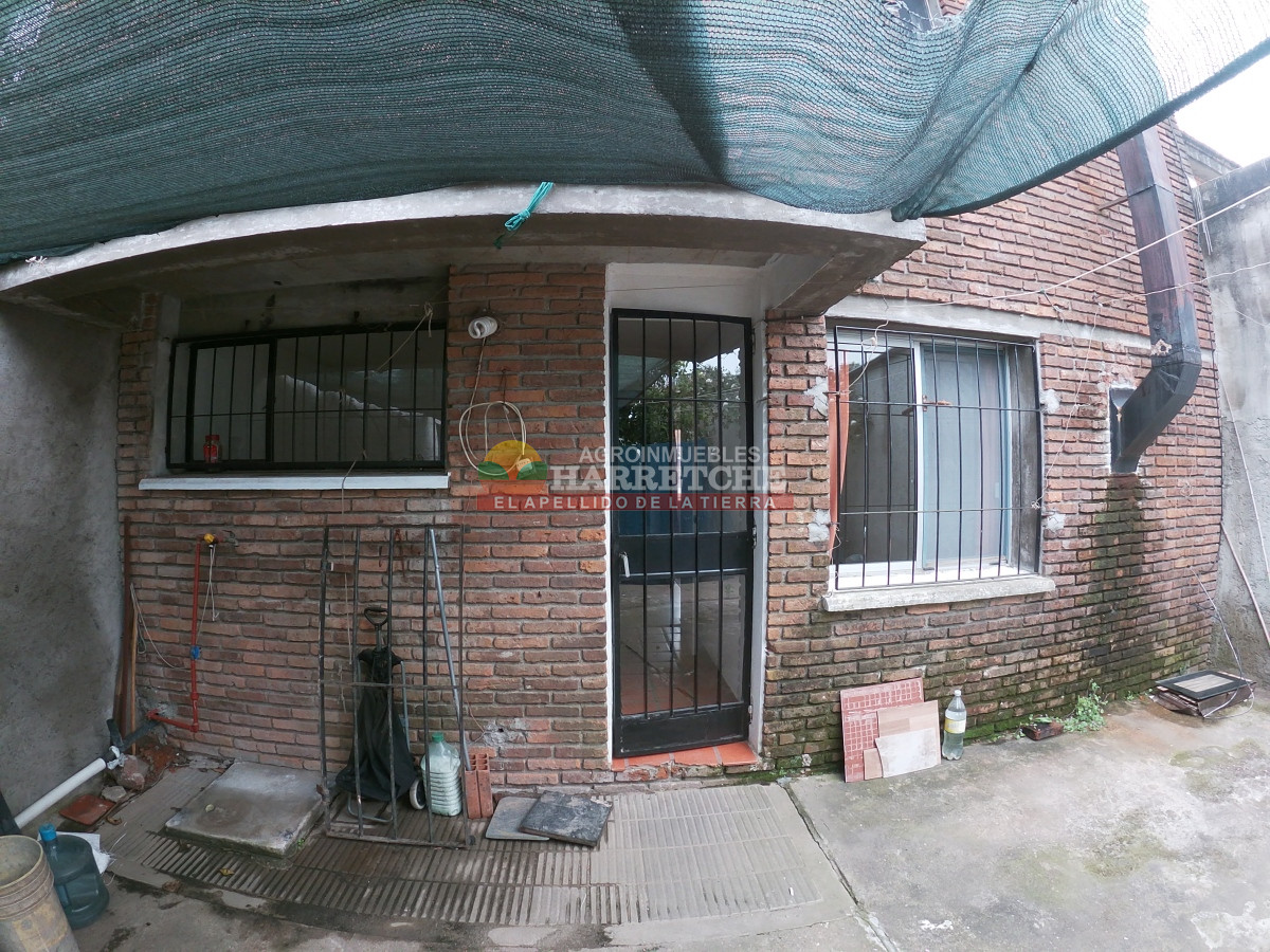 Casa ID.326 - Casa en dos niveles venta Progreso, 3 dormitorios, parrillero, estacionamiento, con renta