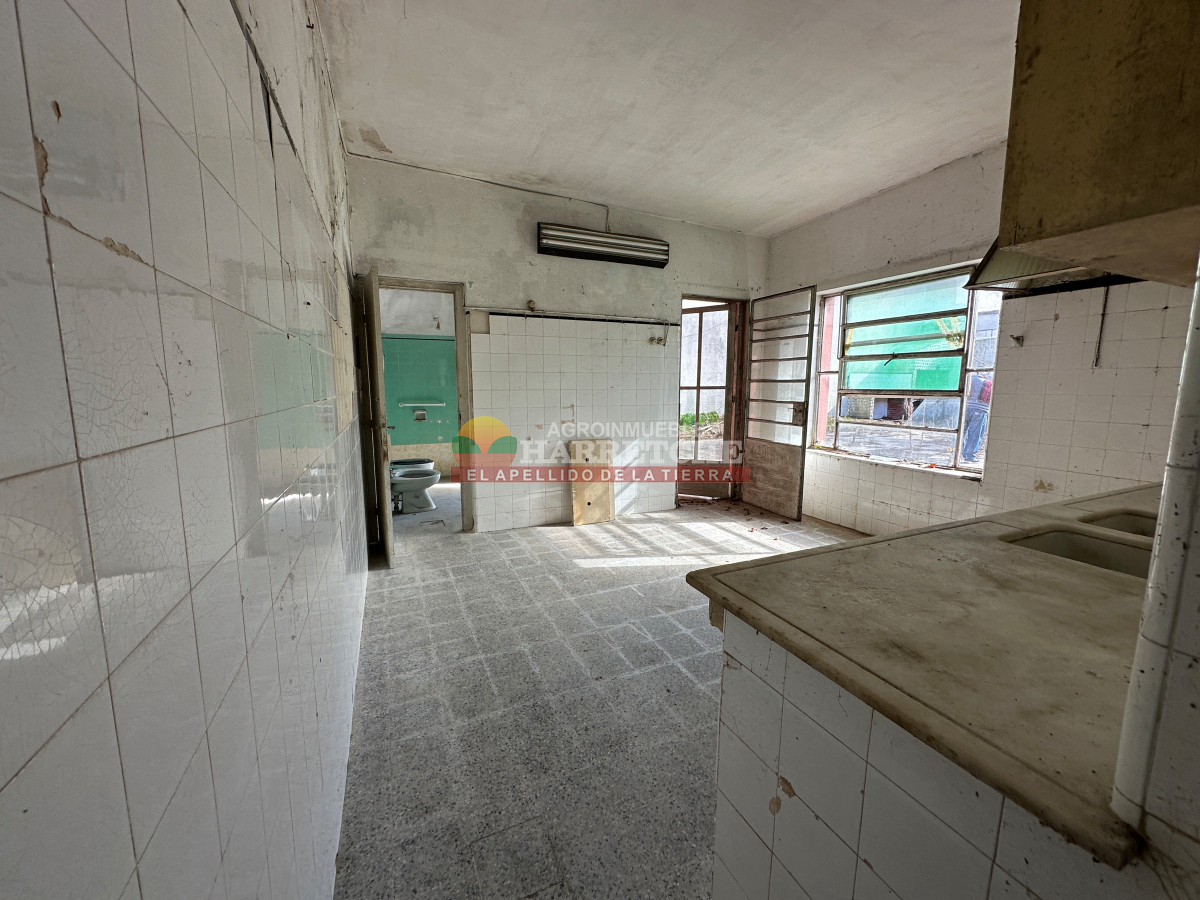 Casa ID.477 - Casa en venta Las Piedras, ideal para inversores, céntrica.