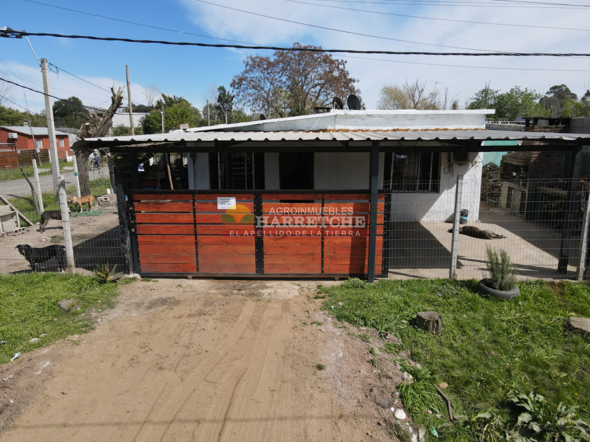 Casa ID.540 - Vendo casa en 18 de Mayo, 2 dormitorio, parrillero, alero