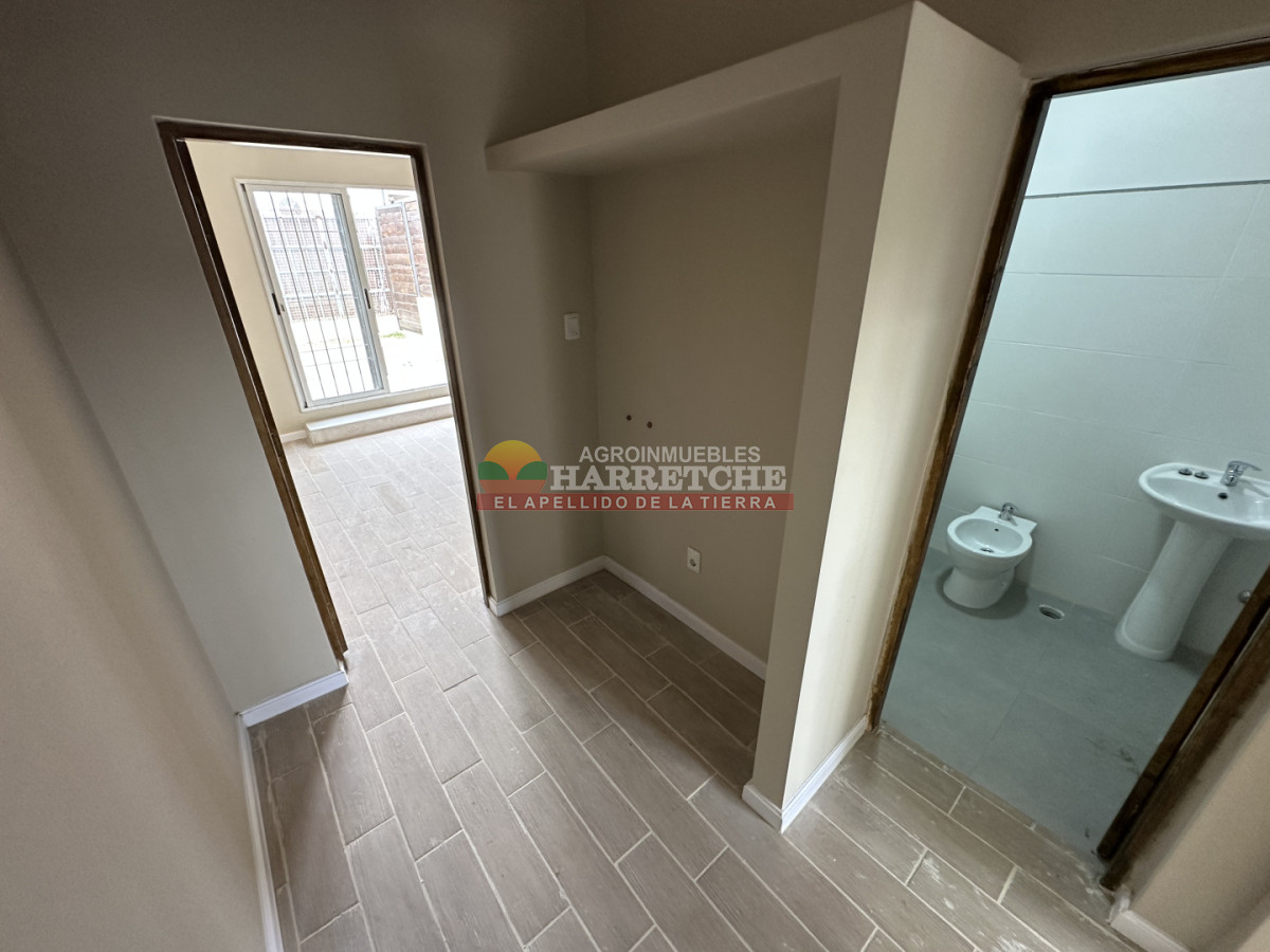 Casa ID.506 - Alquiler en Progreso, céntrico, 1 dormitorio, patio! Unidad 002  