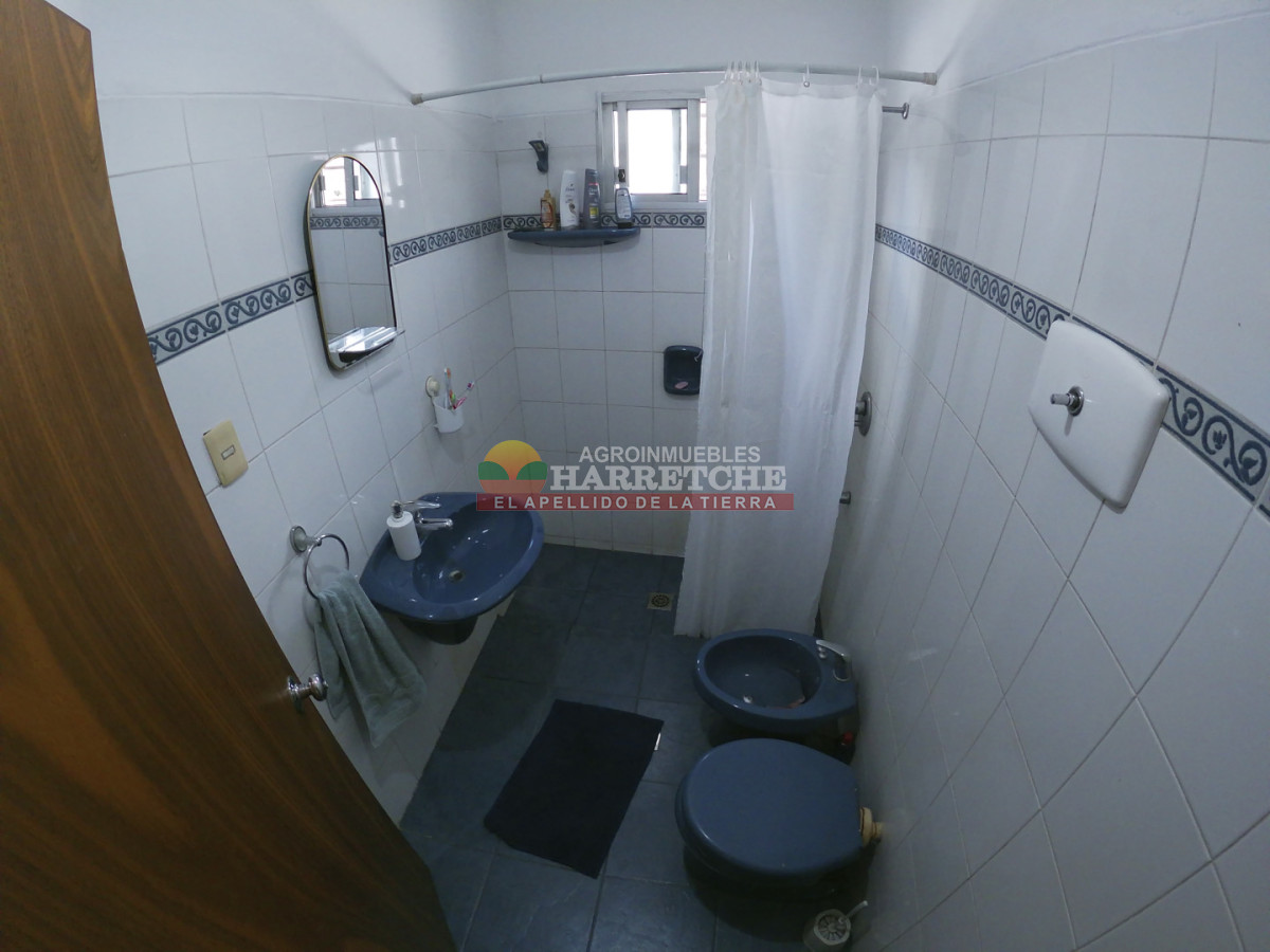 Casa ID.531 - Chalet en Lezica, 3 dormitorios, 2 baños, garaje, parrillero techado! Apta Banco
