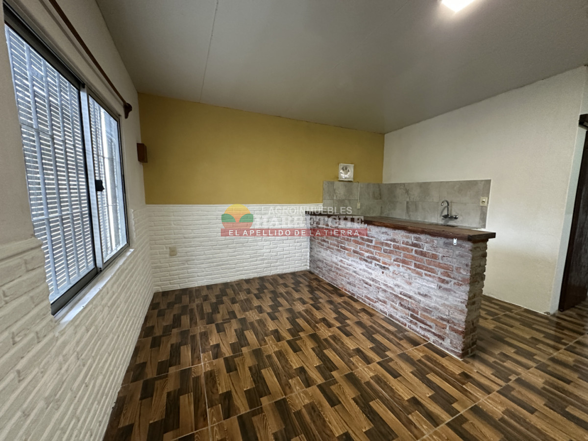 Casa ID.542 - Vendo casa en Progreso, Villa Felicidad, 1 dorm, cocina, garaje barbacoa AH-3364
