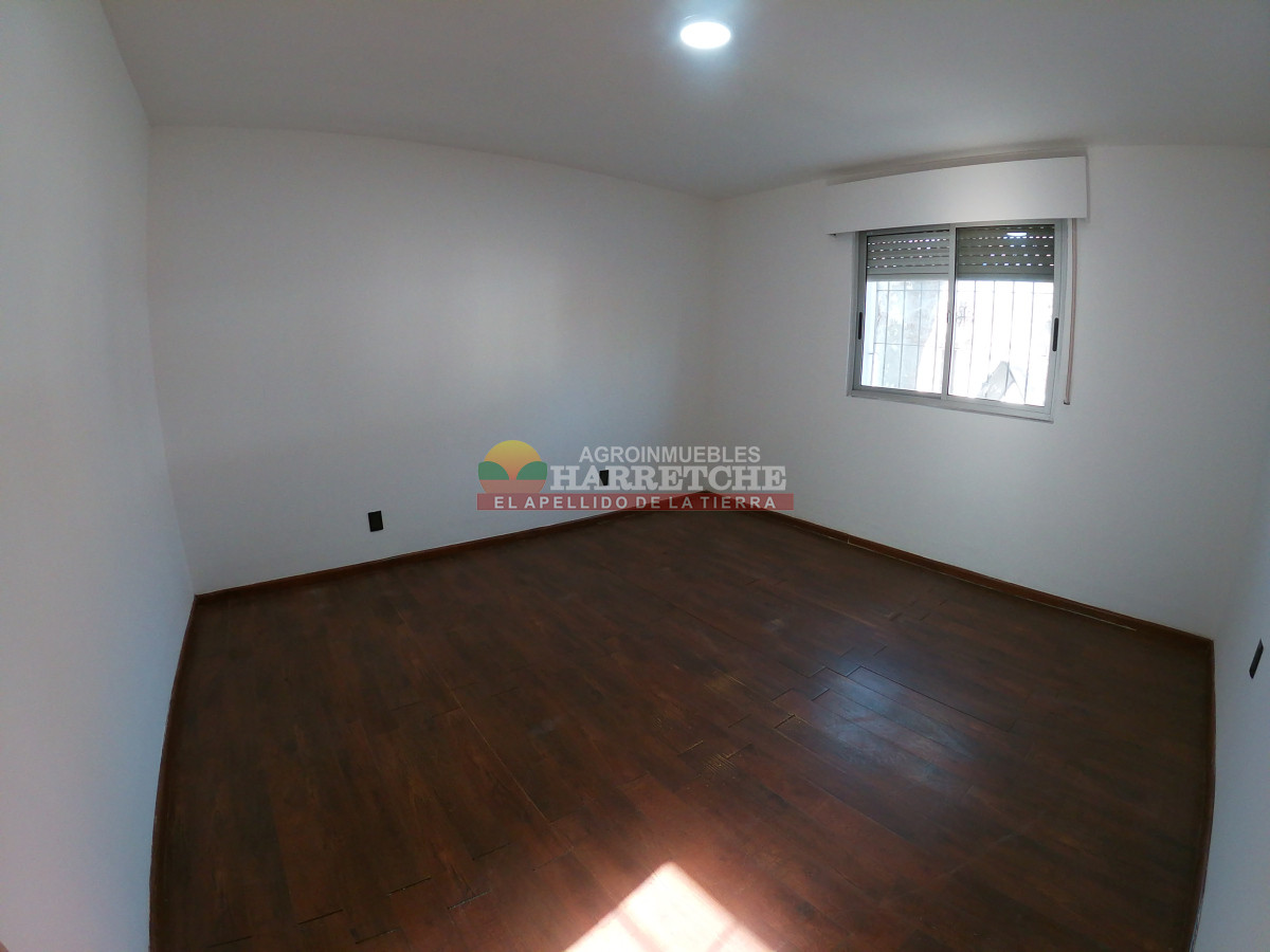 Casa ID.473 - Casa en Canelones, 2 dormitorios, fondo, parrillero.