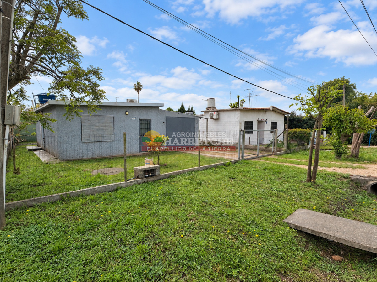 Casa ID.542 - Vendo casa en Progreso, Villa Felicidad, 1 dorm, cocina, garaje barbacoa AH-3364