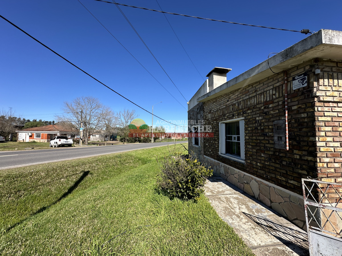 Casa ID.481 - Casa en venta en Canelón Chico, sobre ruta.