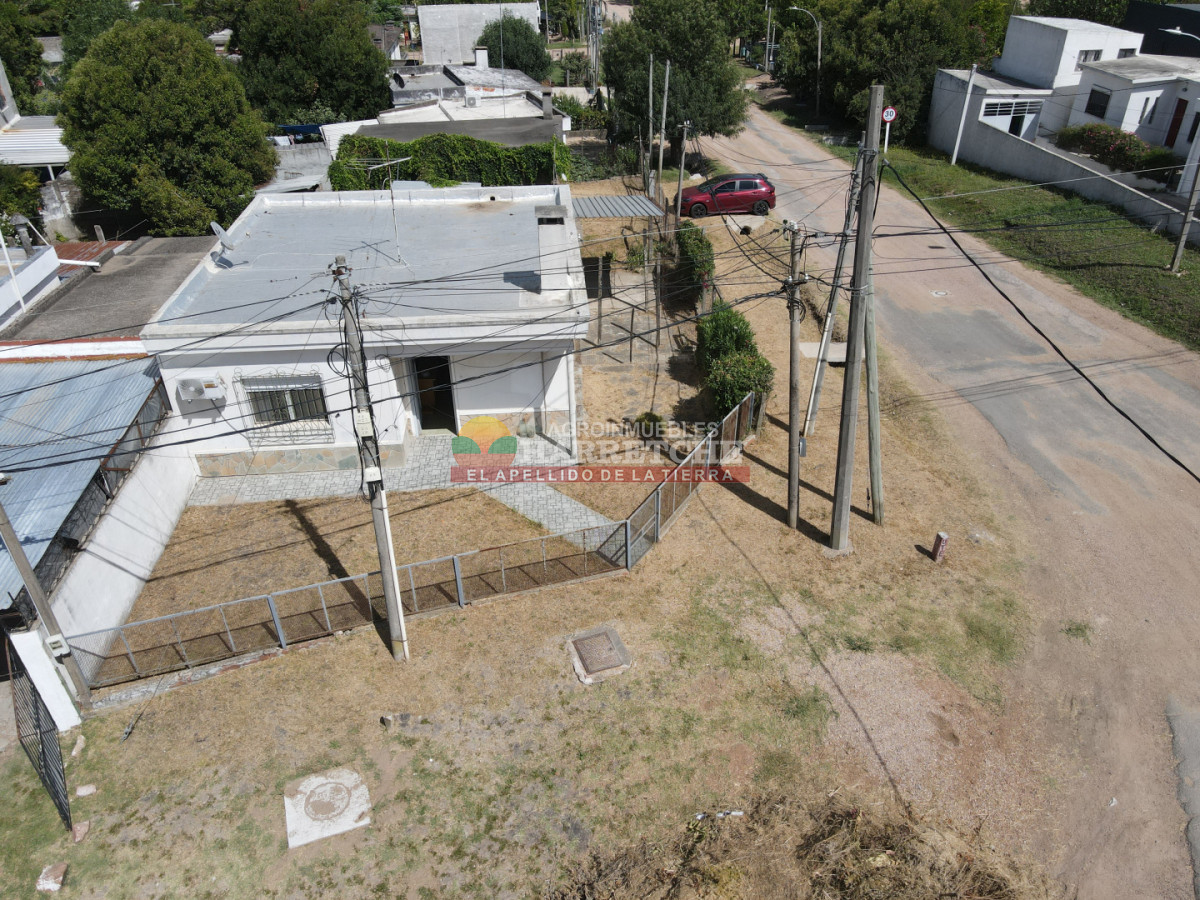 Casa ID.504 - Casa en venta Progreso, terreno esquina buena costrucción.