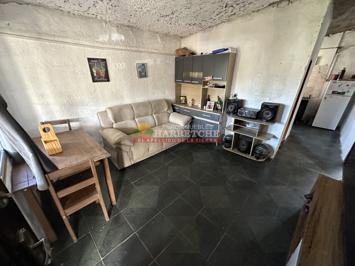 Casa ID.540 - Vendo casa en 18 de Mayo, 2 dormitorio, parrillero, alero