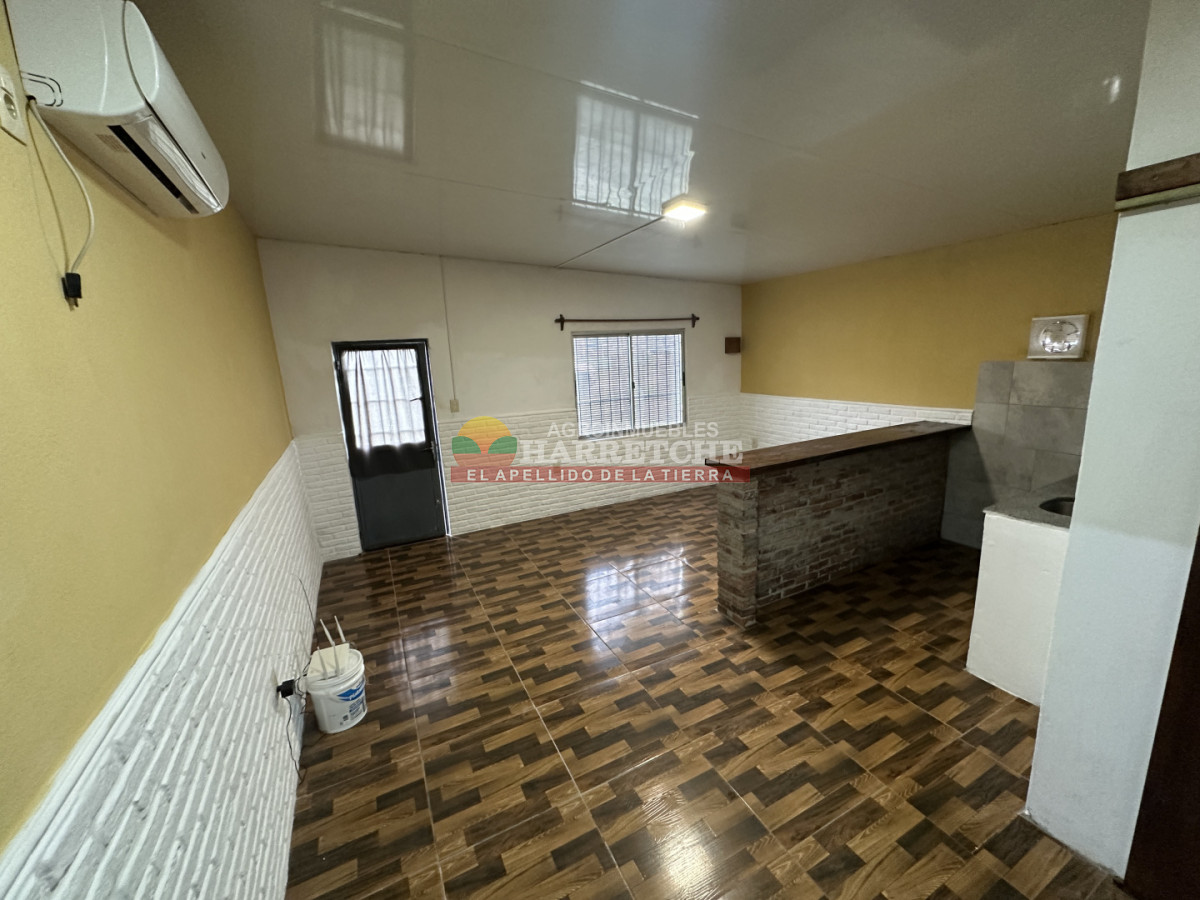 Casa ID.542 - Vendo casa en Progreso, Villa Felicidad, 1 dorm, cocina, garaje barbacoa AH-3364