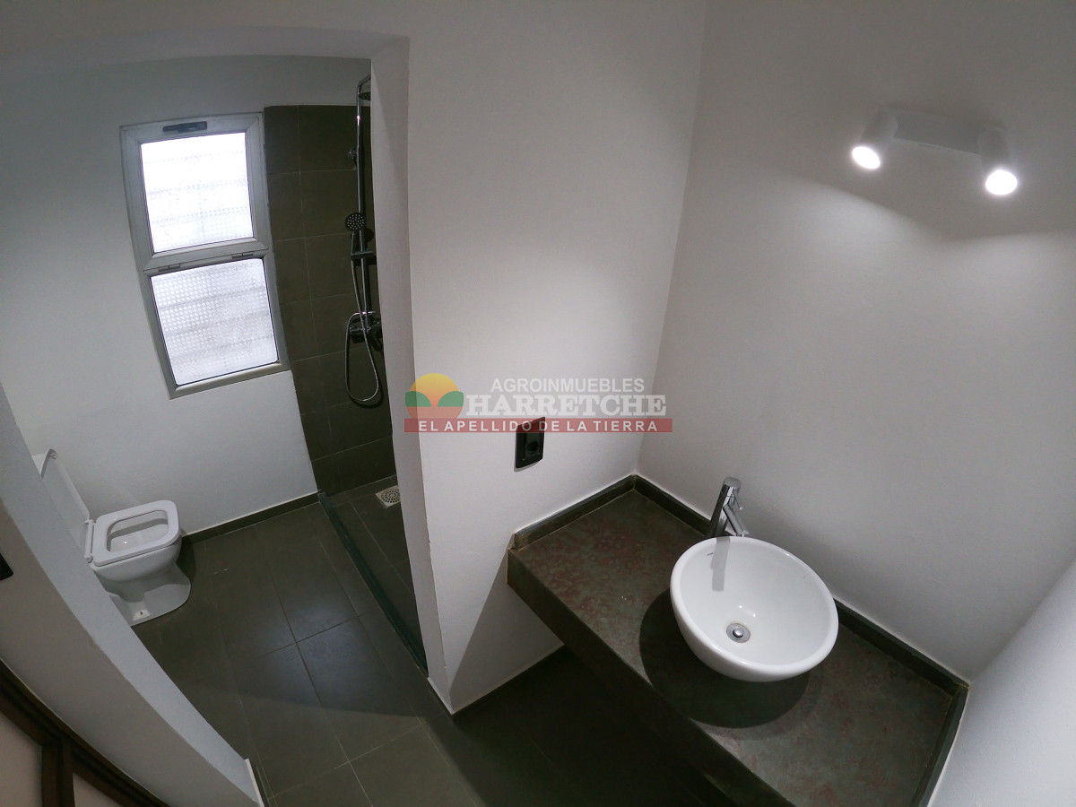 Casa ID.473 - Casa en Canelones, 2 dormitorios, fondo, parrillero.