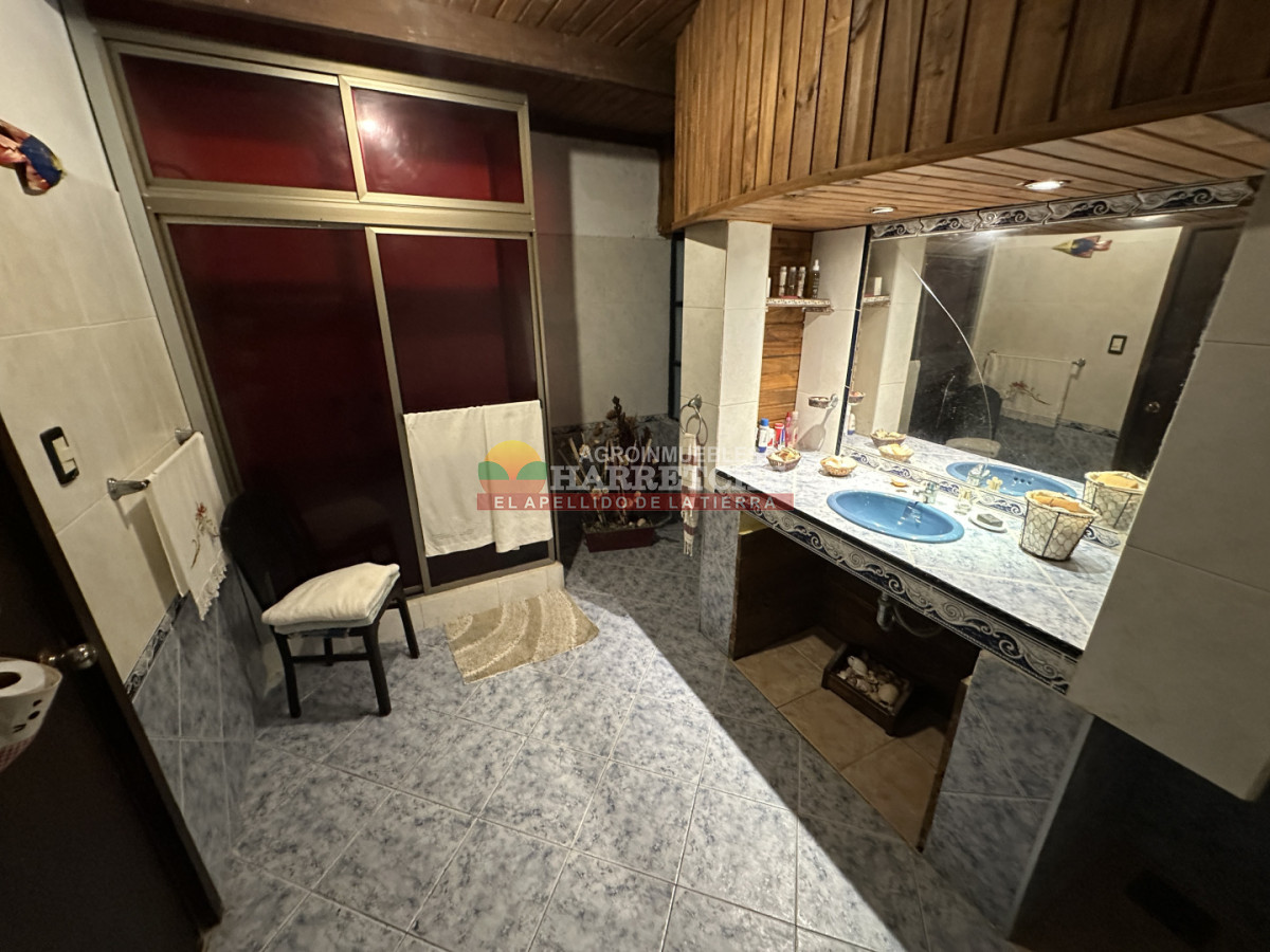 Chacra ID.536 - Chacra en Villa Nueva, hermosa casa, 4 dorm, 2 baños, amplios espacios