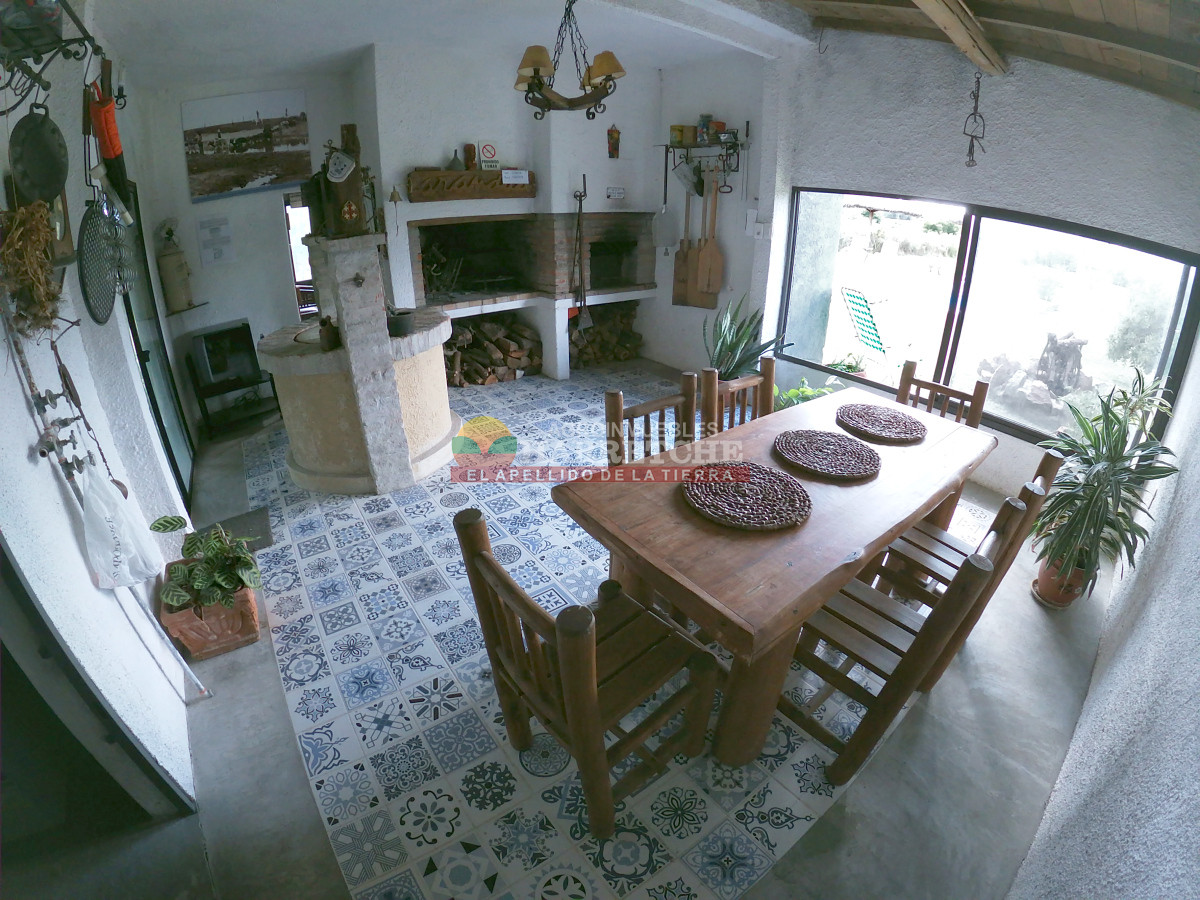 Chacra ID.438 - Chacra en Las Violetas, 2 has con casa, barbacoa, piscina