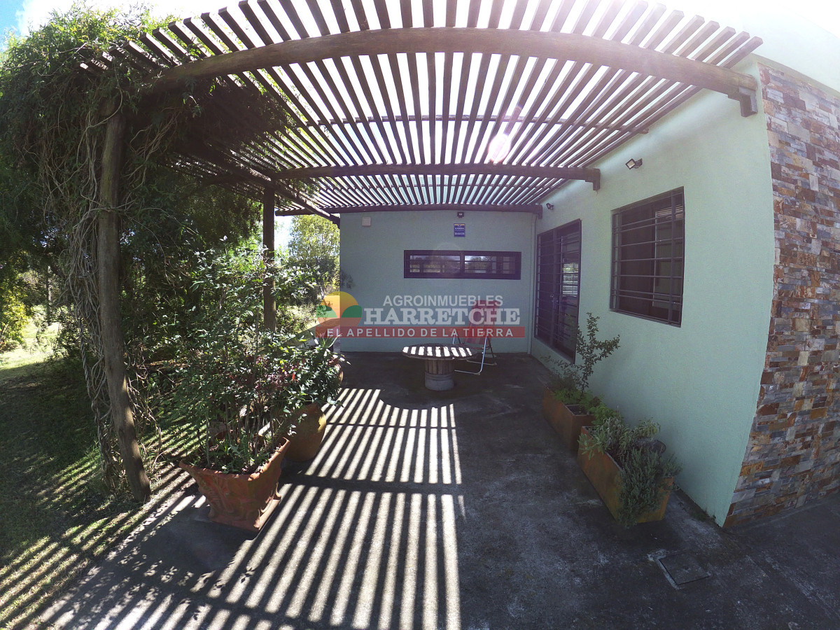 Chacra ID.438 - Chacra en Las Violetas, 2 has con casa, barbacoa, piscina