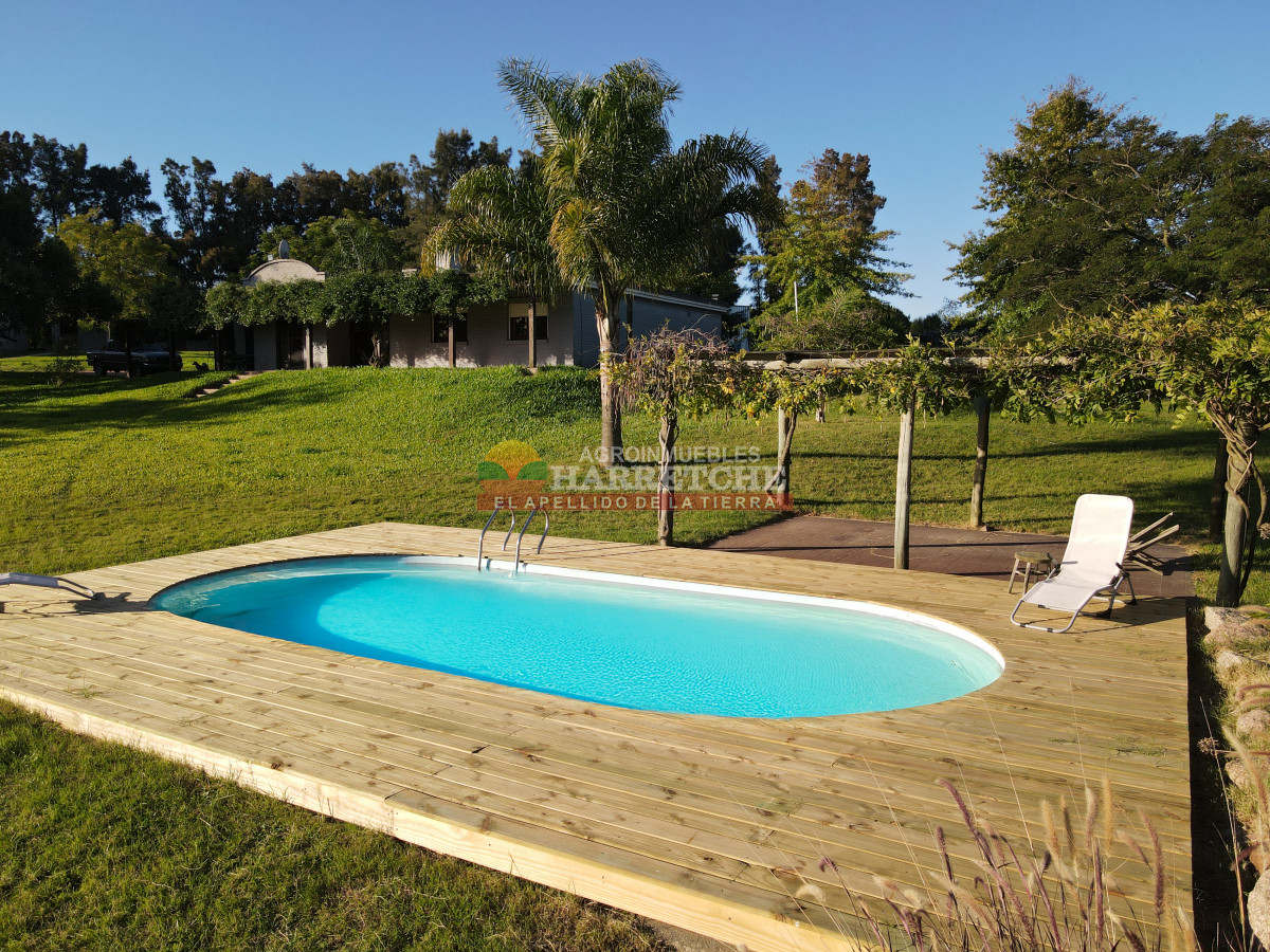 Chacra ID.446 - Chacra en Melilla, 3 has, hermoso casco, caballerizas, galpones, piscina