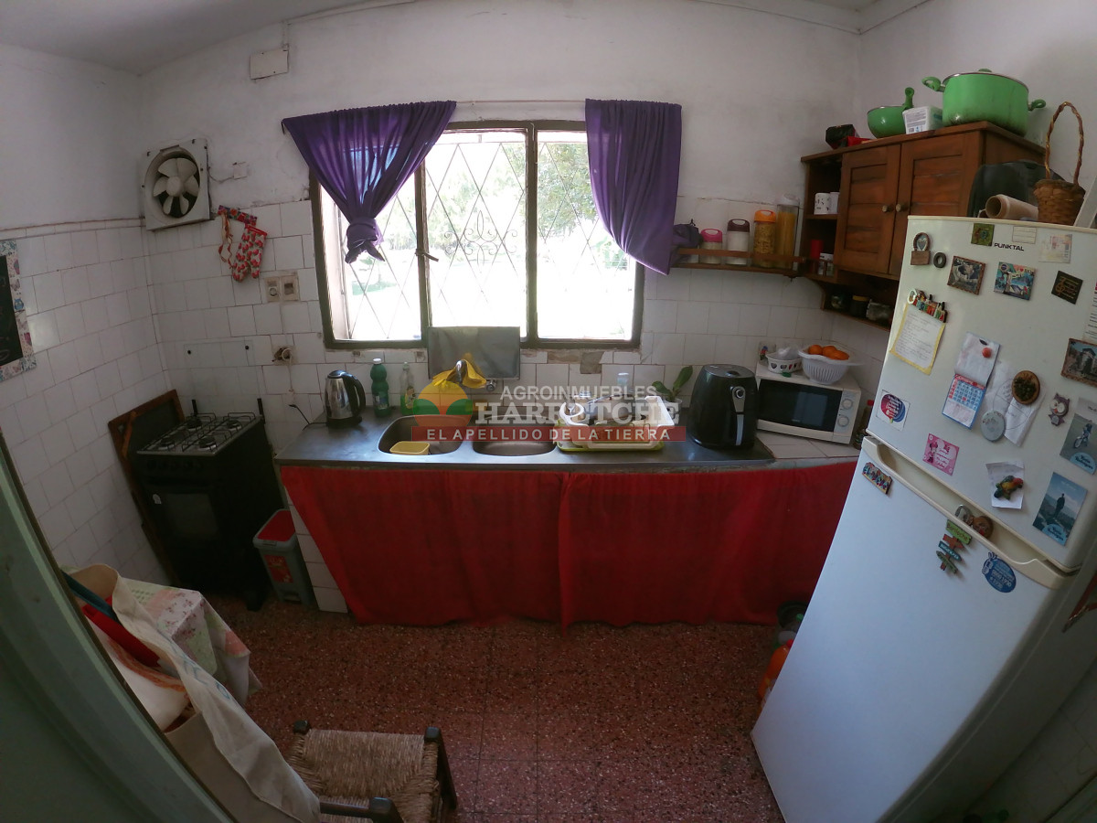 Chacra ID.431 - Chacra en Los Cerrillos, 5.7 has, Casa, barbacoa, galpones. 