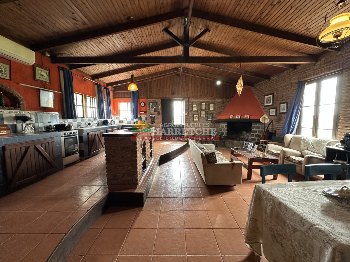 Chacra ID.536 - Chacra en Villa Nueva, hermosa casa, 4 dorm, 2 baños, amplios espacios