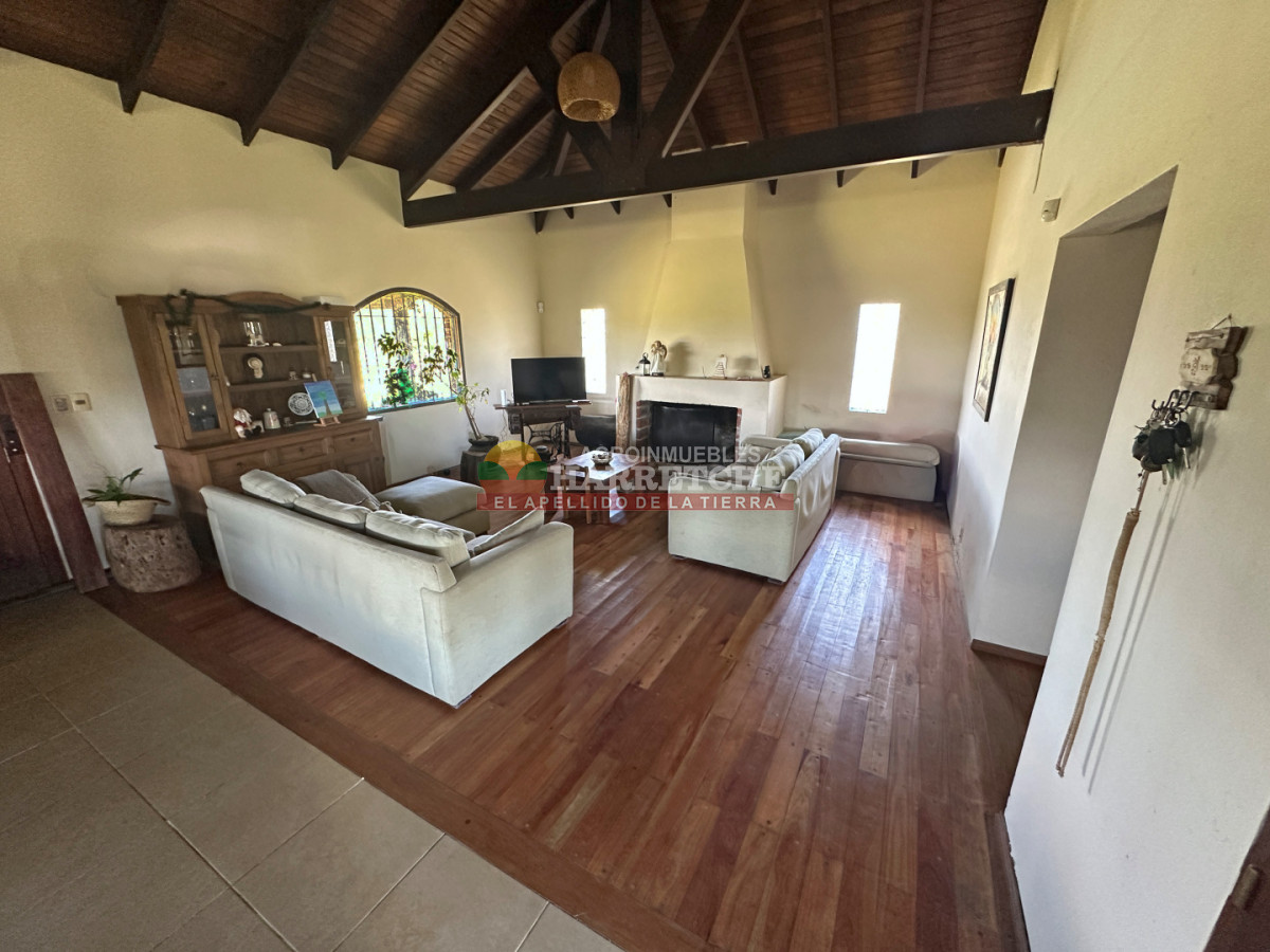 Chacra ID.501 - Chacra Haras hermosa 4 has, Chalet, 3 dorm, piscina, caballerizas, casa personal