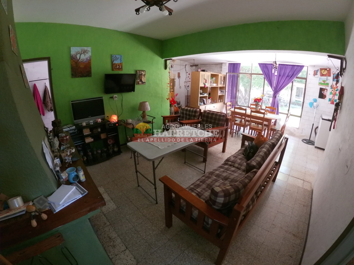 Chacra ID.431 - Chacra en Los Cerrillos, 5.7 has, Casa, barbacoa, galpones. 