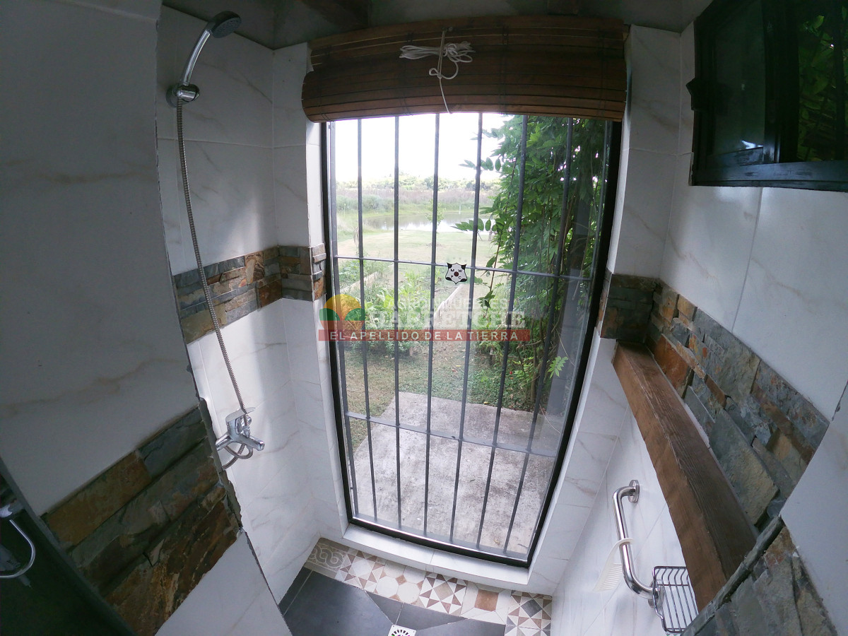 Chacra ID.438 - Chacra en Las Violetas, 2 has con casa, barbacoa, piscina