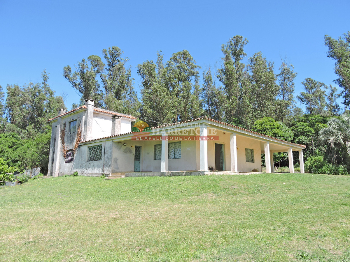 Chacra ID.419 - Chacra en venta Chalet con 6 dorm, 3 baños, parque, apta banco.