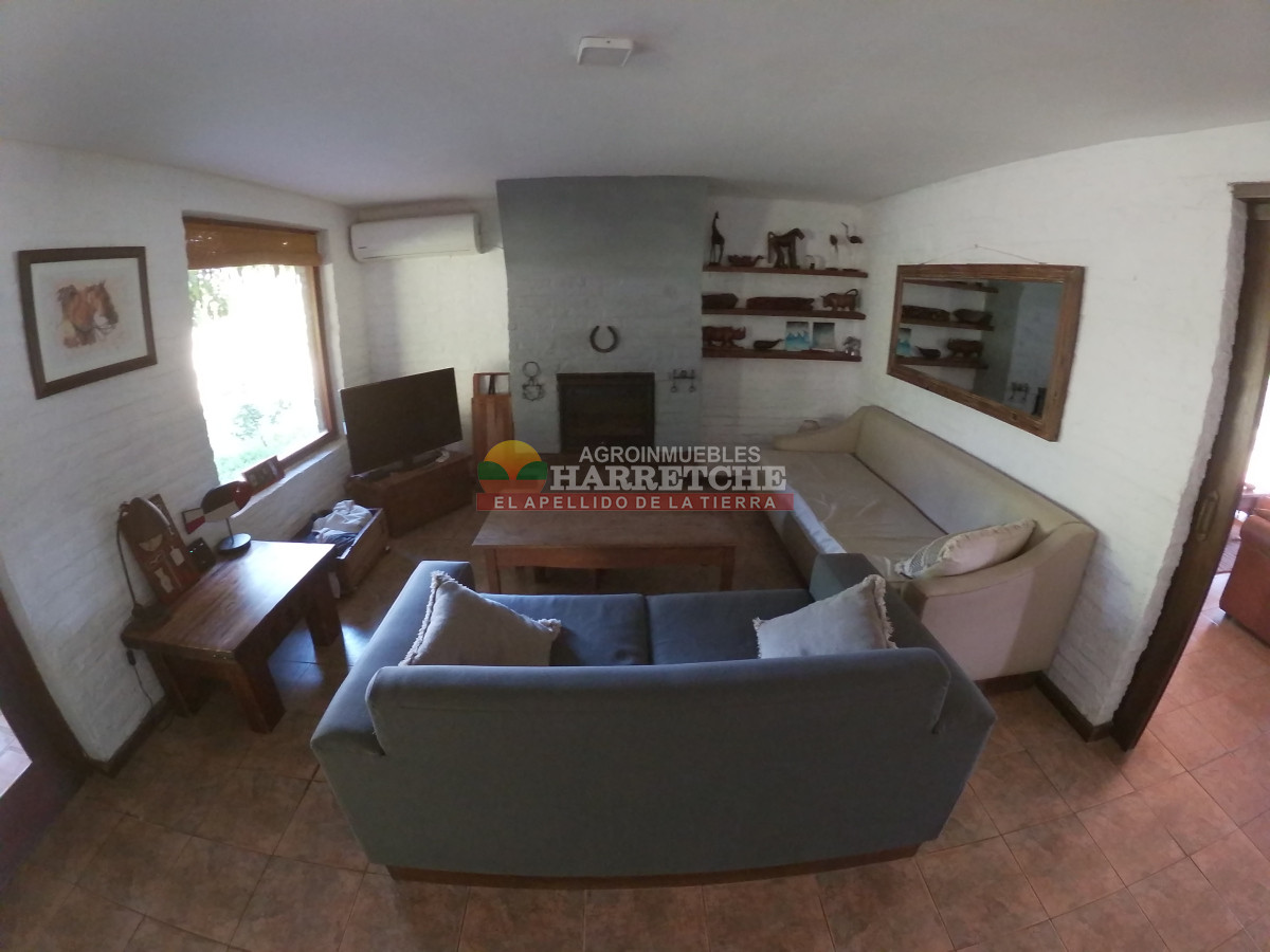 Chacra ID.446 - Chacra en Melilla, 3 has, hermoso casco, caballerizas, galpones, piscina