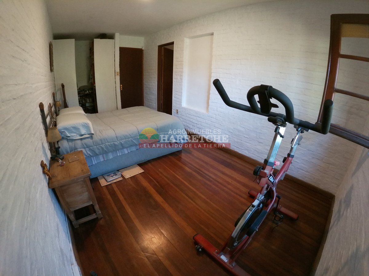 Chacra ID.446 - Chacra en Melilla, 3 has, hermoso casco, caballerizas, galpones, piscina