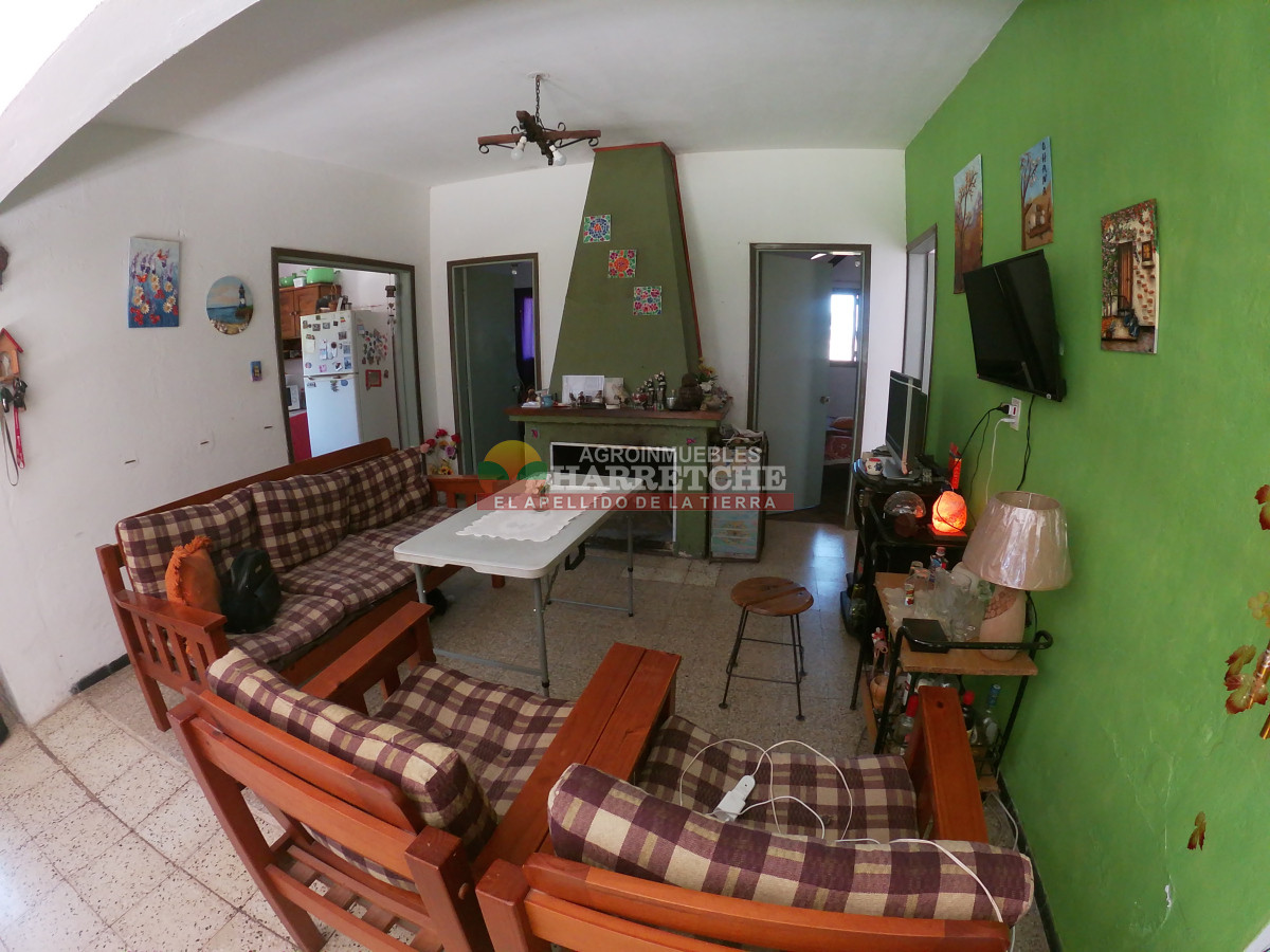 Chacra ID.431 - Chacra en Los Cerrillos, 5.7 has, Casa, barbacoa, galpones. 