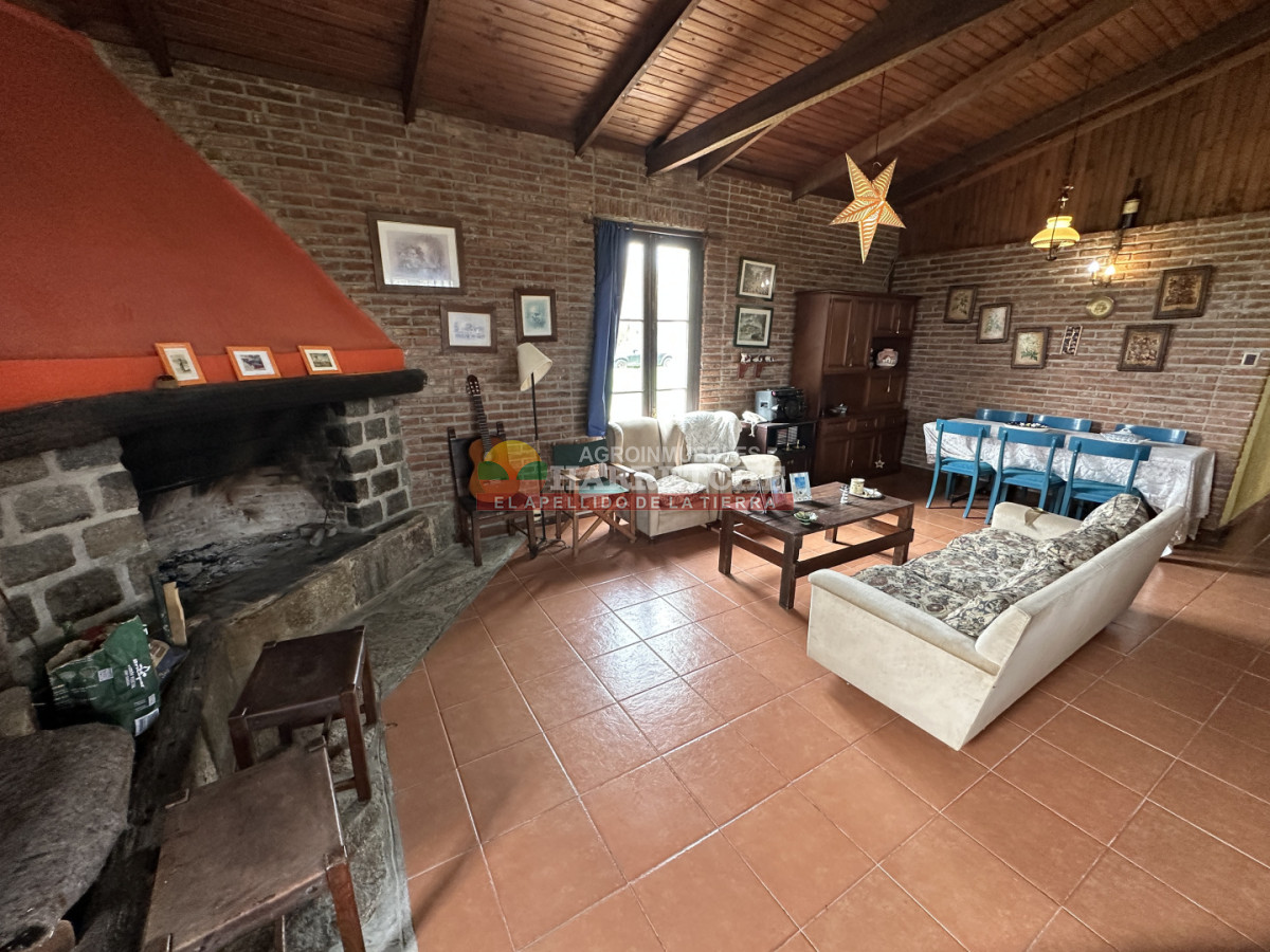 Chacra ID.536 - Chacra en Villa Nueva, hermosa casa, 4 dorm, 2 baños, amplios espacios