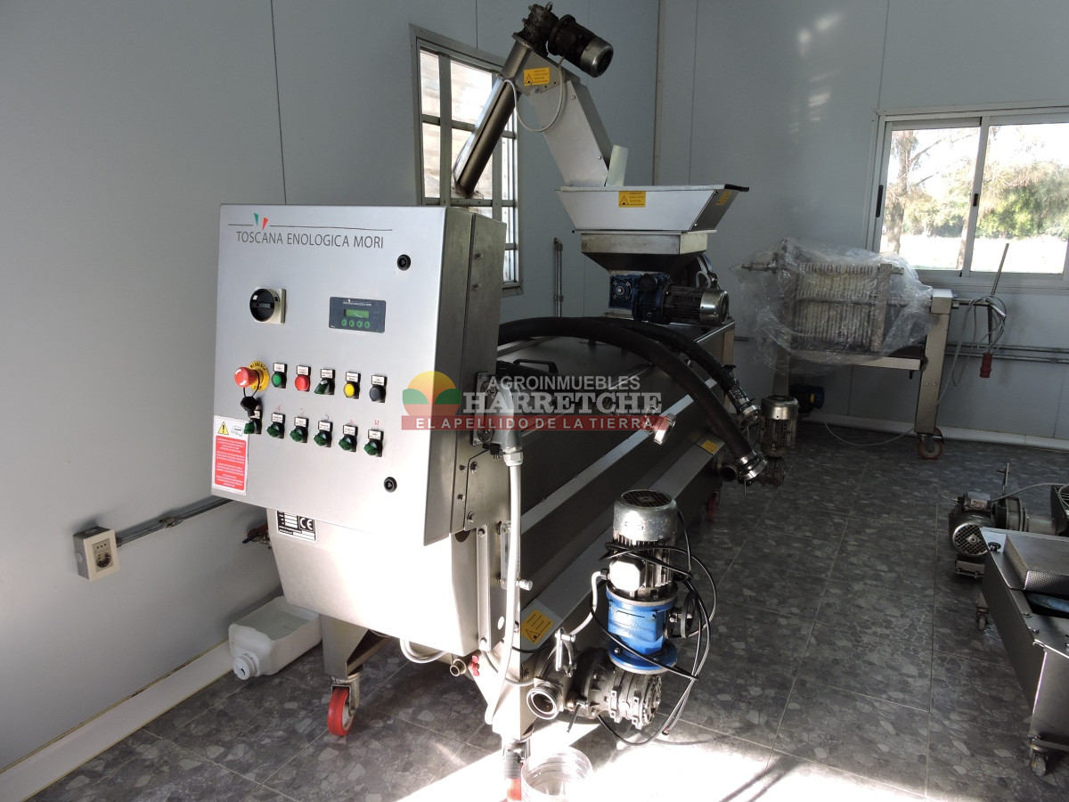 Chacra ID.474 - Campo de Olivos en venta, con fábrica de aceite y casa de ensueño