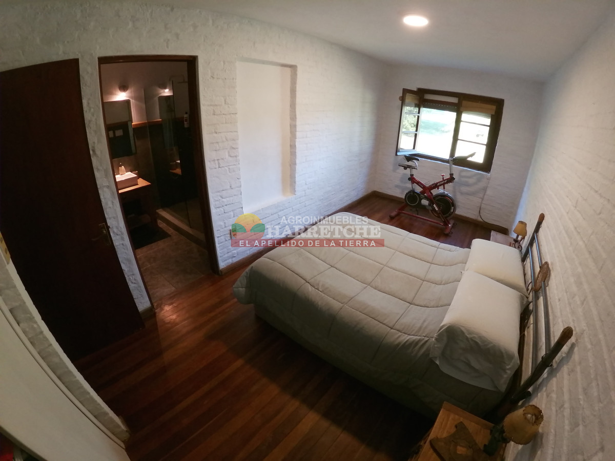 Chacra ID.446 - Chacra en Melilla, 3 has, hermoso casco, caballerizas, galpones, piscina