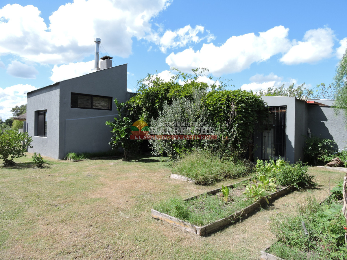 Chacra ID.438 - Chacra en Las Violetas, 2 has con casa, barbacoa, piscina