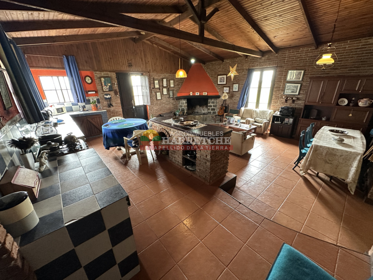 Chacra ID.536 - Chacra en Villa Nueva, hermosa casa, 4 dorm, 2 baños, amplios espacios