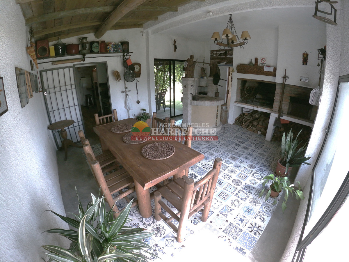 Chacra ID.438 - Chacra en Las Violetas, 2 has con casa, barbacoa, piscina