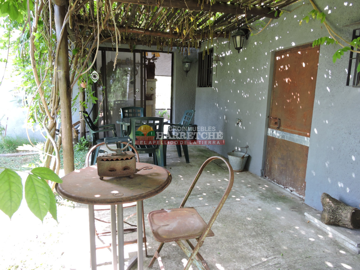 Chacra ID.438 - Chacra en Las Violetas, 2 has con casa, barbacoa, piscina