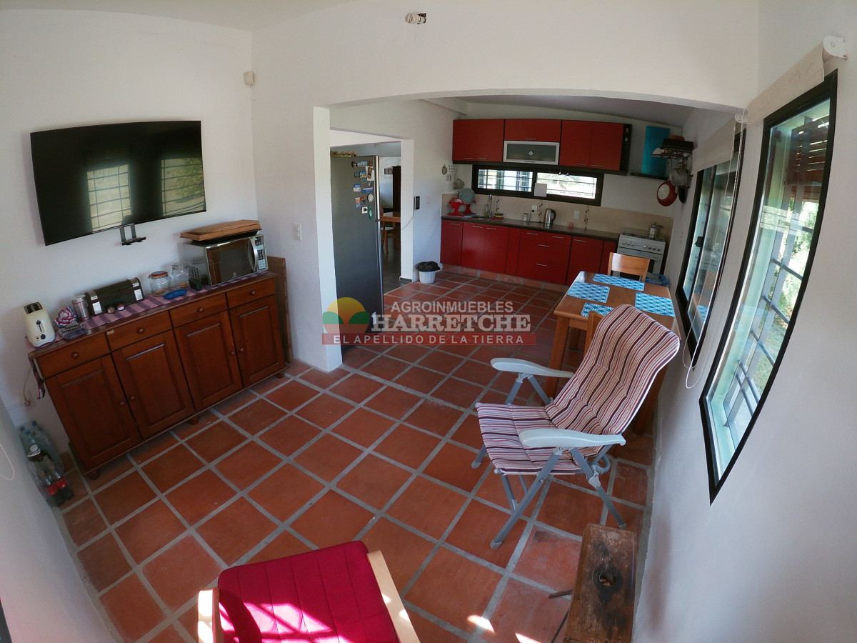 Chacra ID.438 - Chacra en Las Violetas, 2 has con casa, barbacoa, piscina