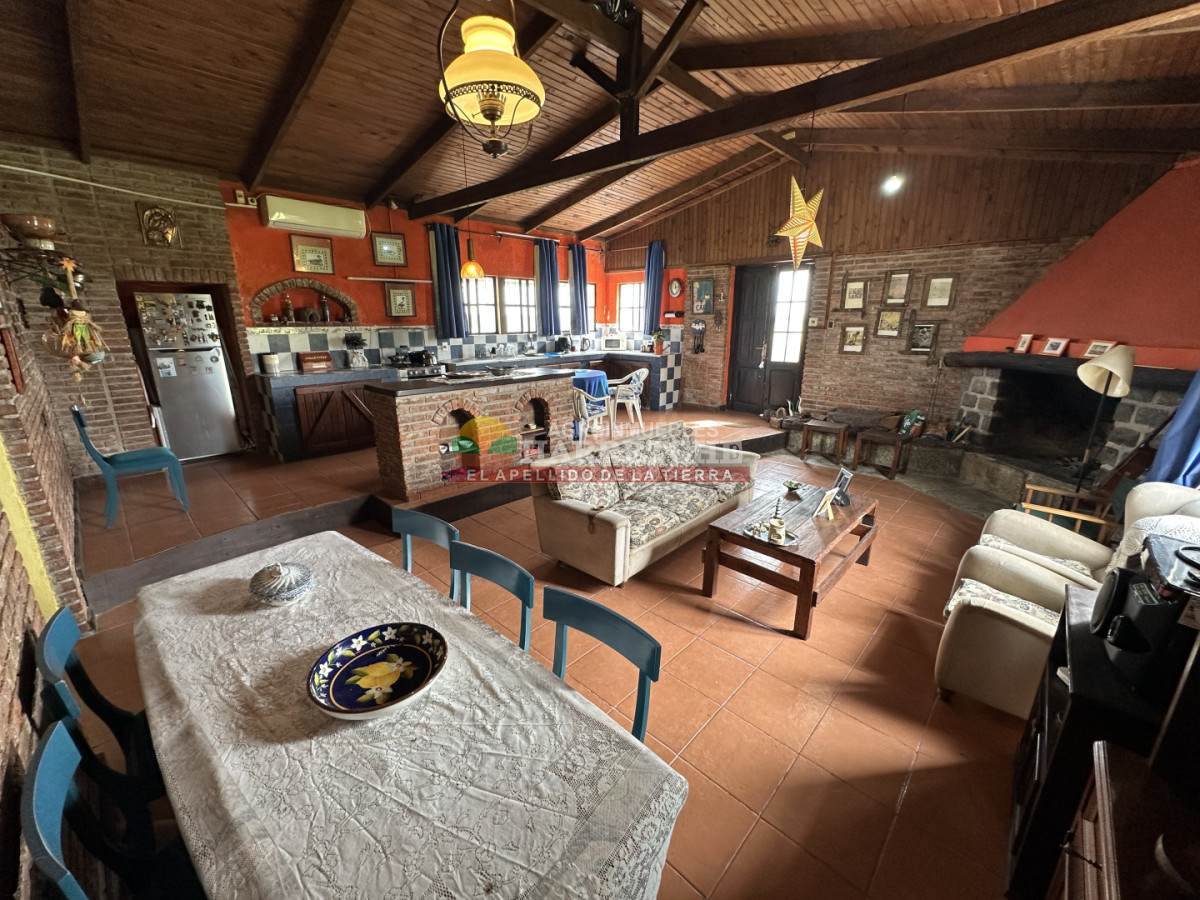 Chacra ID.536 - Chacra en Villa Nueva, hermosa casa, 4 dorm, 2 baños, amplios espacios