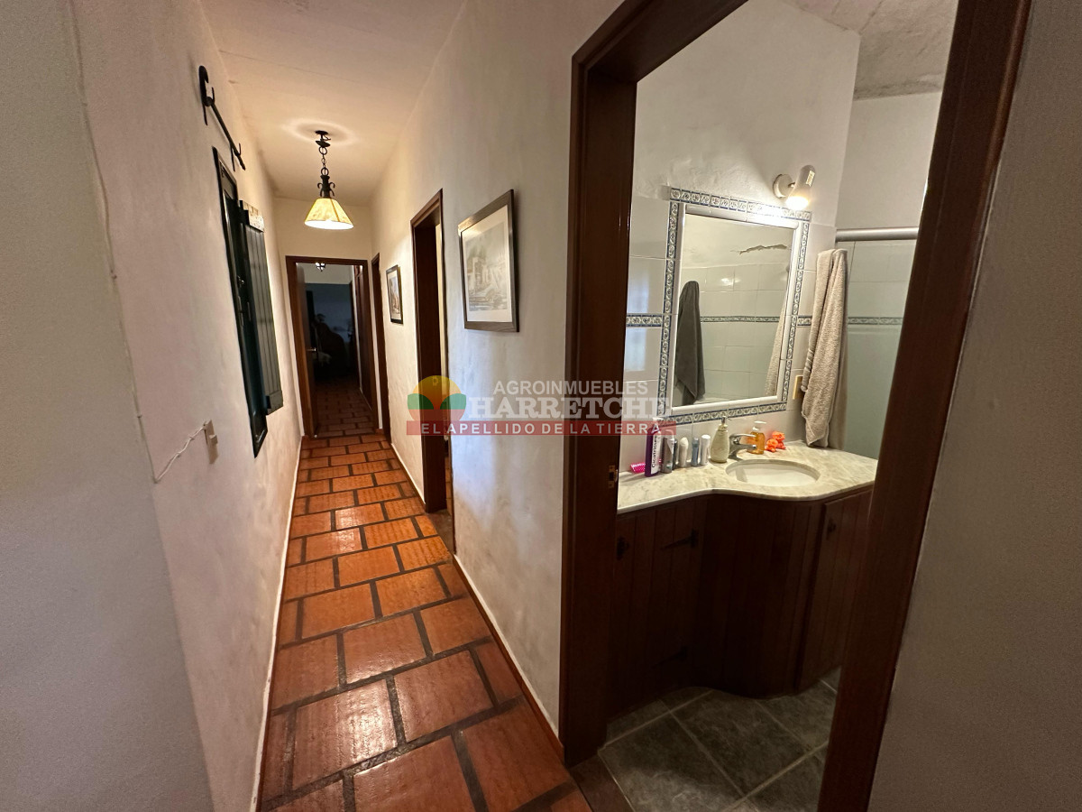 Chacra ID.448 - Chacra en Melilla, 10 has, casco de 3 dormitorios, 2 baños, piscina, galpón.