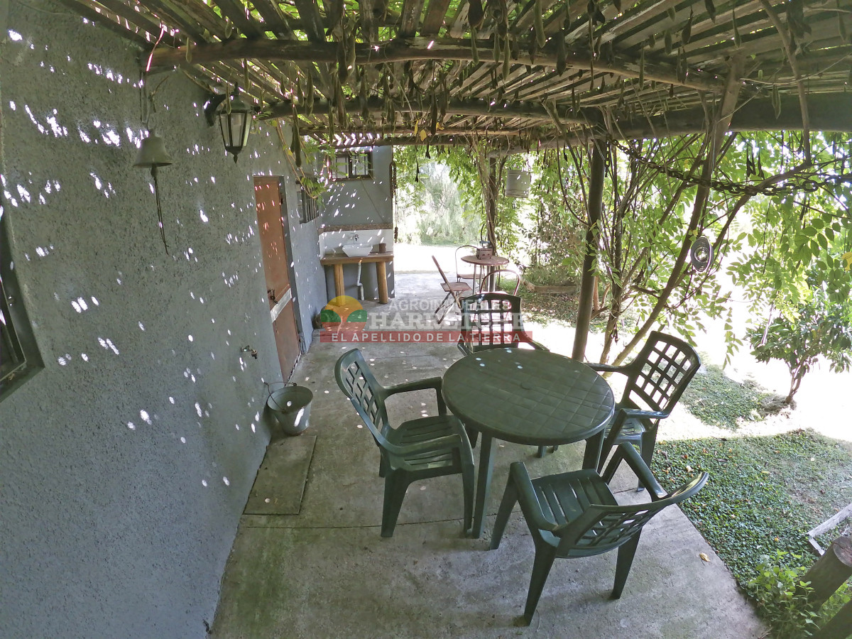 Chacra ID.438 - Chacra en Las Violetas, 2 has con casa, barbacoa, piscina