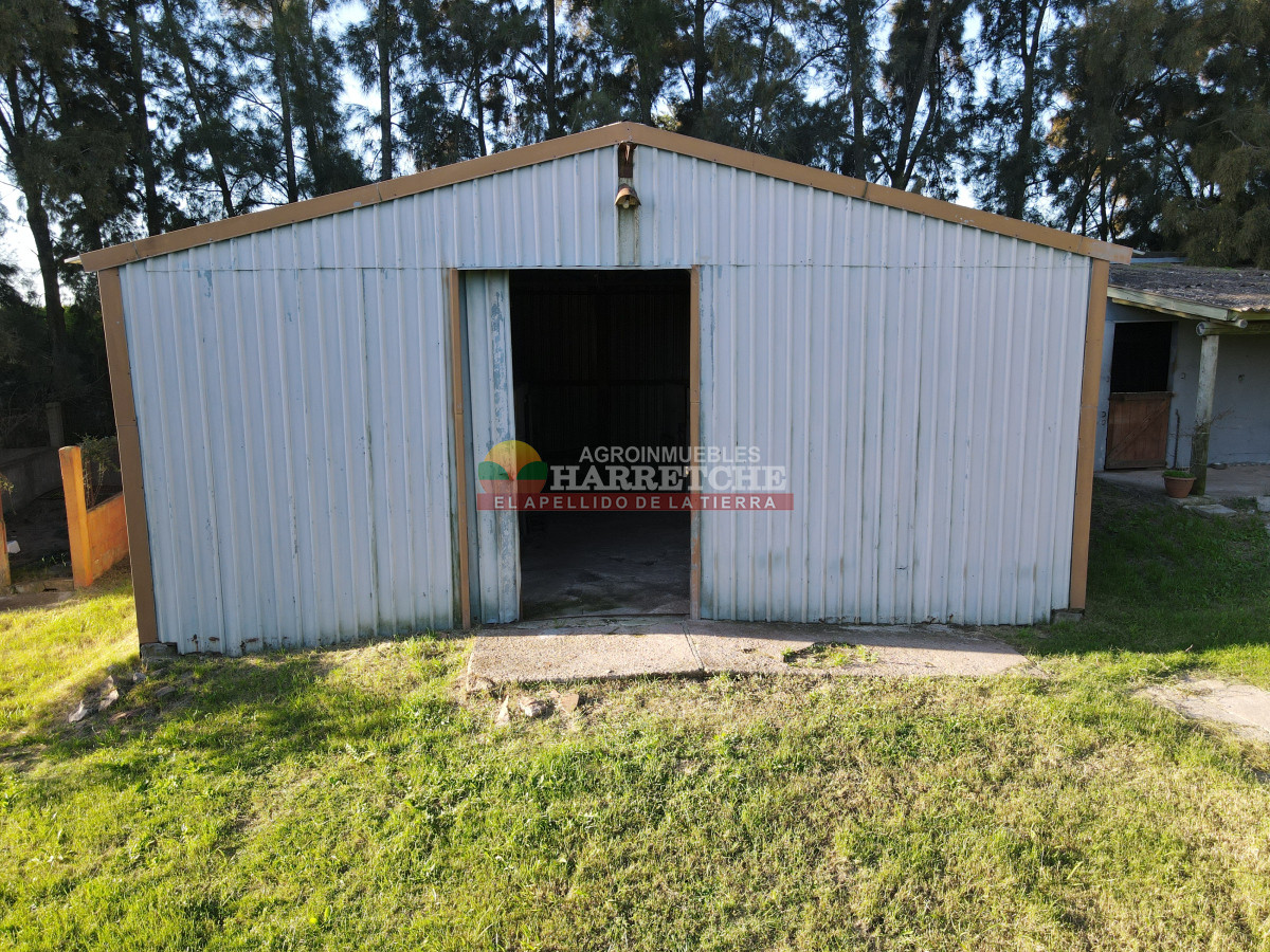 Chacra ID.446 - Chacra en Melilla, 3 has, hermoso casco, caballerizas, galpones, piscina