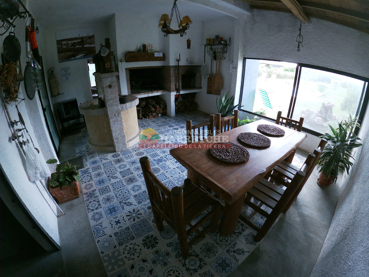 Chacra ID.438 - Chacra en Las Violetas, 2 has con casa, barbacoa, piscina