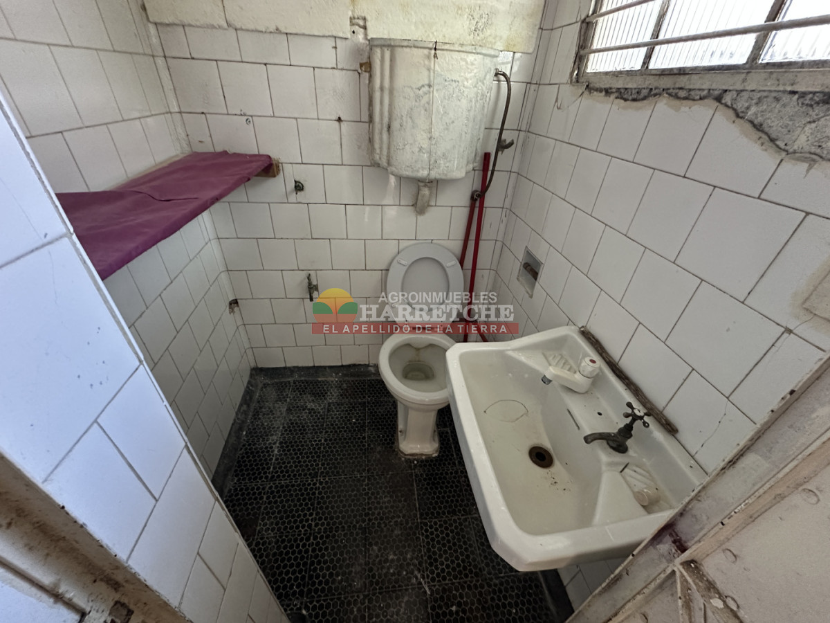 Local Comercial ID.527 - Alquiler de Local comercial en Los Cerrillos, sobre avenida! 