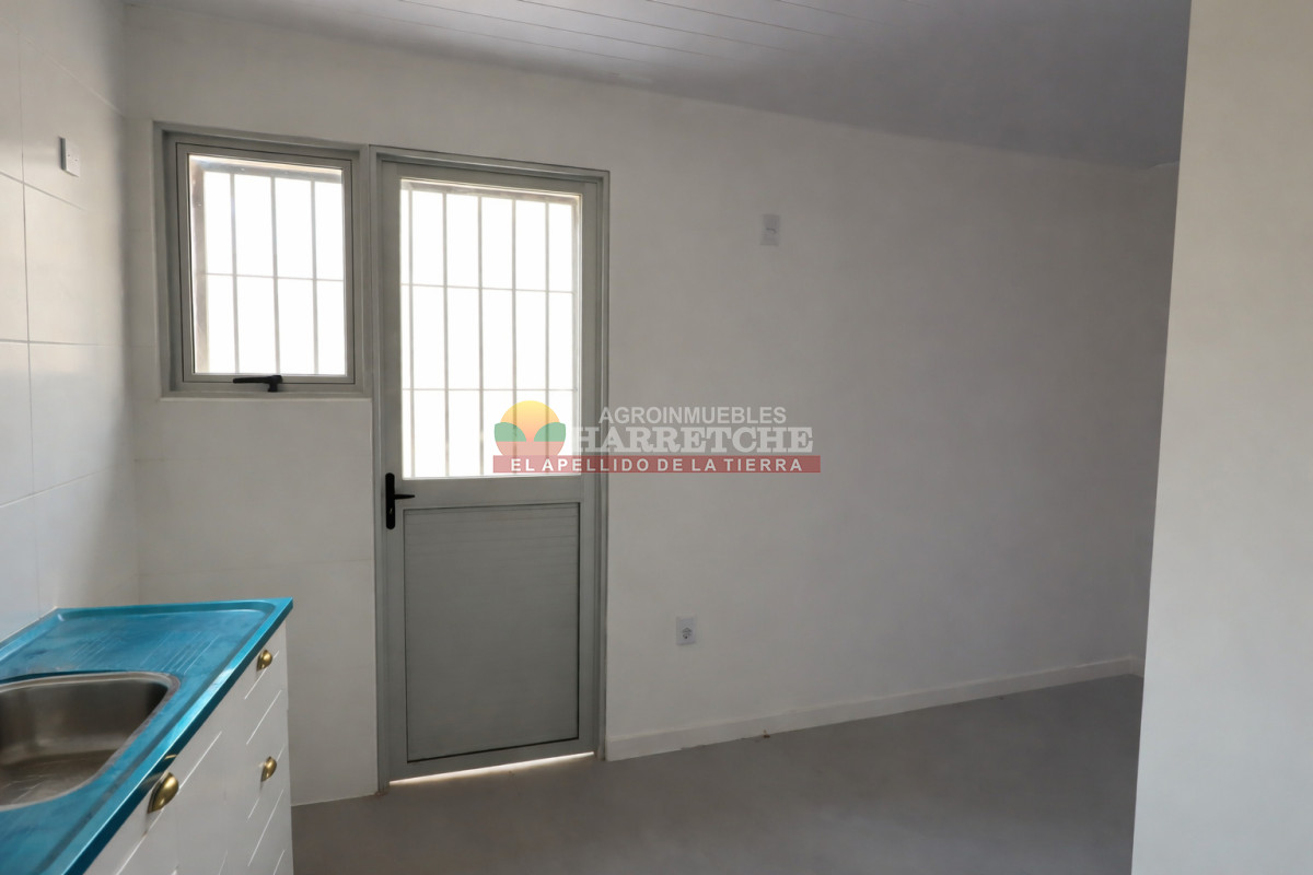 Local Comercial ID.510 - Local en Progreso, sobre Av. Artigas. Apto oficinas! 