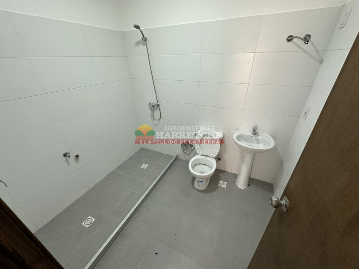 Local Comercial ID.510 - Local en Progreso, sobre Av. Artigas. Apto oficinas! 