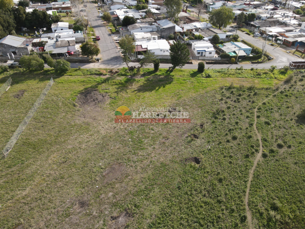 Terreno ID.525 - Terreno en Jardín de los Manzanos, Progreso, ideal para comercio 690 m2 sin construcciones.