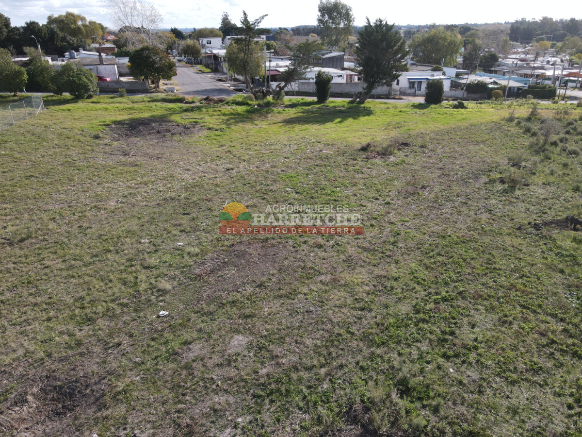 Terreno ID.525 - Terreno en Jardín de los Manzanos, Progreso, ideal para comercio 690 m2 sin construcciones.