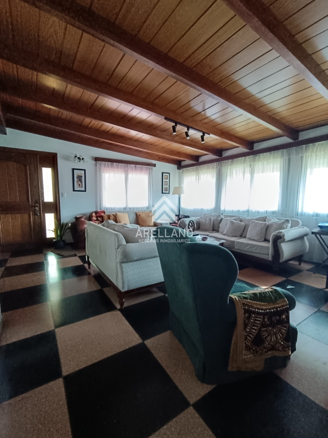 Casa ID.4014 - 3 dormitorios y dependencia, playa mansa
