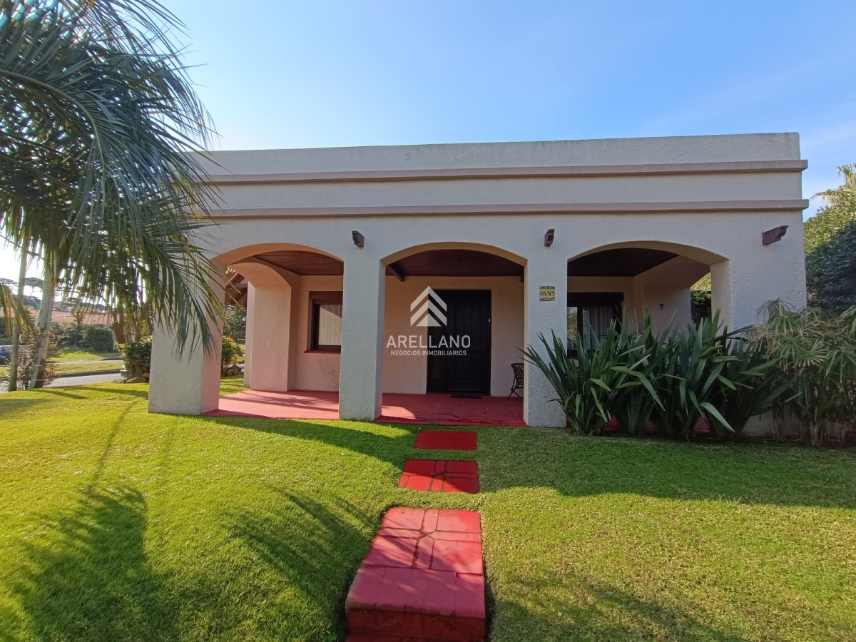 Casa ID.4014 - 3 dormitorios y dependencia, playa mansa