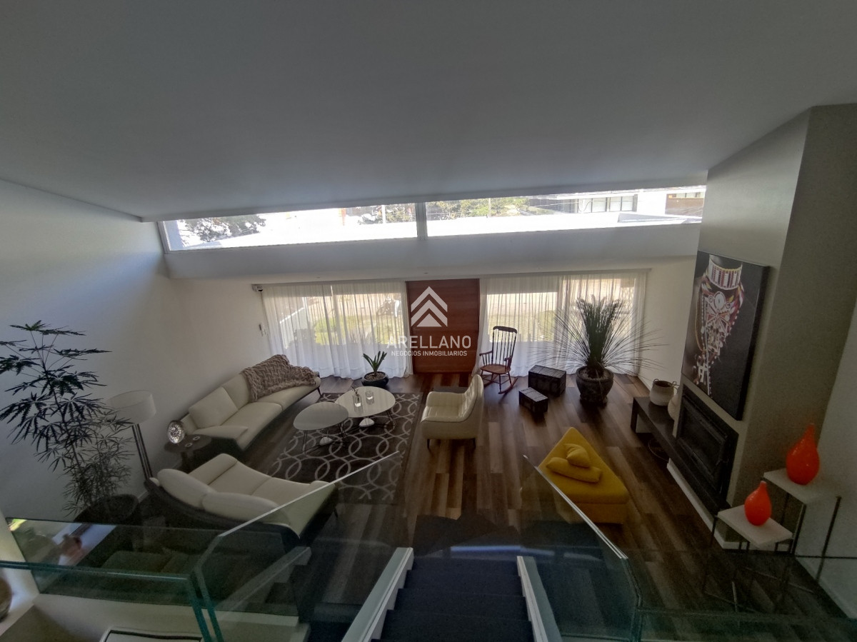 Casa ID.2717 - Alquiler Temporal Playa mansa, 2da linea. 