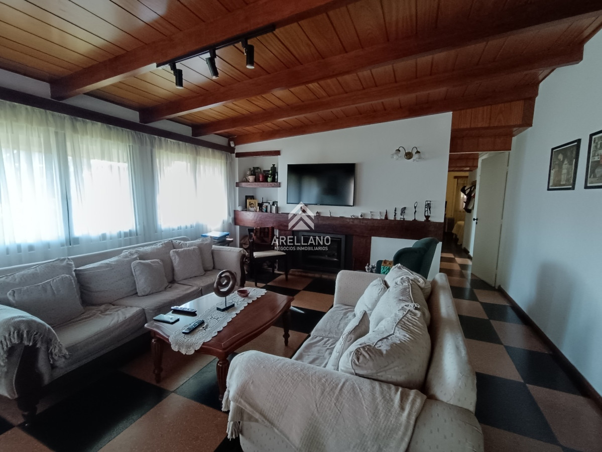 Casa ID.4014 - 3 dormitorios y dependencia, playa mansa